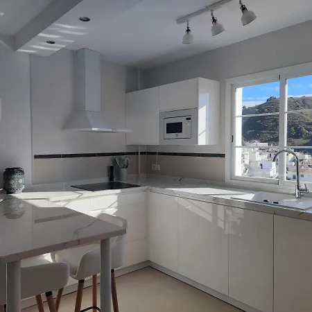 Penthouse With Hot Tub And Air Conditioning Offering Breathtaking Panoramic Mountain And Sea Views Apartment *